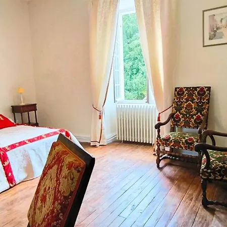 Hébergement de vacances Demeure 13 Personnes Au Centre De Ruffec (Charente)