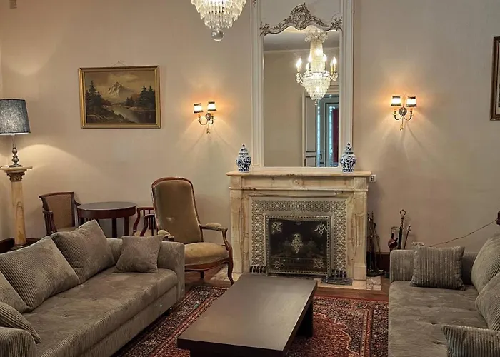 Vakantiehuis Demeure 13 Personnes Au Centre De Ruffec (Charente)