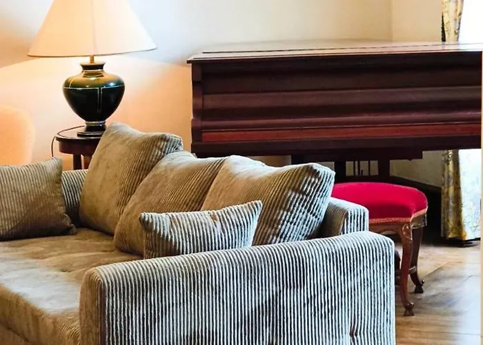 Vakantiehuis Demeure 13 Personnes Au Centre De *